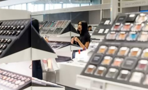 Không phải Hàn Quốc, Nhật Bản hay châu Âu, mỹ phẩm, nước hoa về Việt Nam được nhập từ quốc gia nào nhiều nhất?