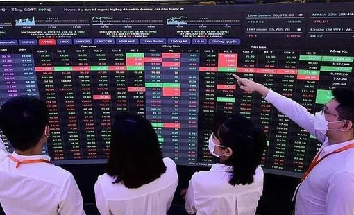Loạt cổ phiếu sắp "xông đất" sàn chứng khoán đầu năm 2024