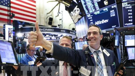 Đà tăng khó cản đẩy chứng khoán Mỹ lên đỉnh cao mới