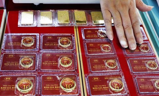 Giá vàng miếng SJC và vàng nhẫn cùng tăng "sốc"