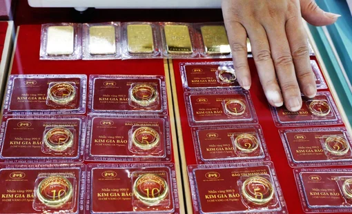 Giá vàng miếng SJC và vàng nhẫn cùng tăng "sốc"
