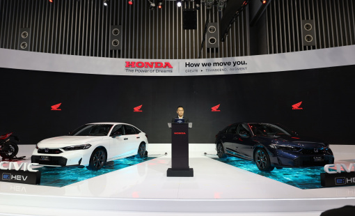 Honda Civic mới chính thức ra mắt tại Việt Nam, thêm phiên bản Hybrid có giá 1 tỷ đồng