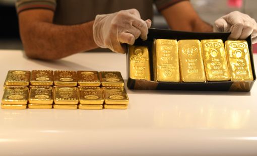 Vàng thế giới vượt 2.740 USD, thiết lập kỷ lục mới