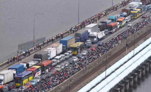 Thu phí xe chạy qua cửa khẩu, mỗi năm nước láng giềng thu hơn 23 triệu USD