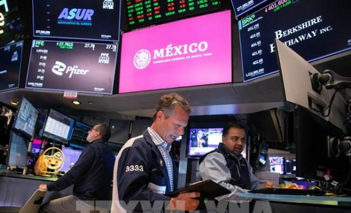 Phố Wall biến động trái chiều, S&P tăng điểm phiên đầu tiên trong 1 tuần