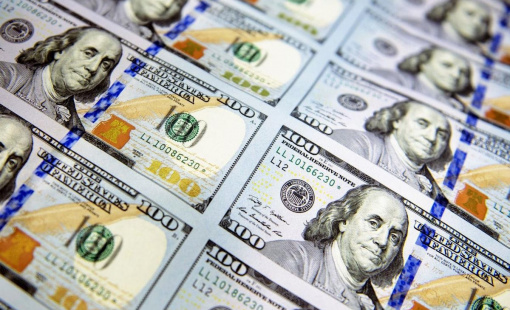 Giá USD ngân hàng giảm nhưng vẫn kịch trần