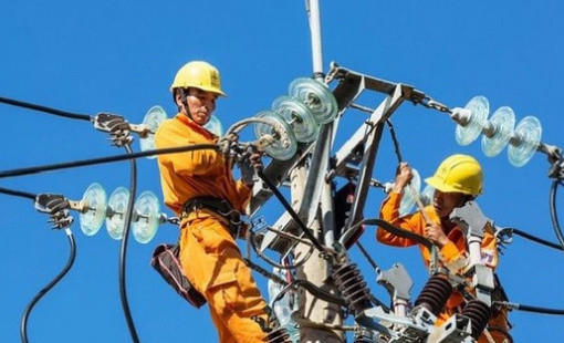 Một công ty điện lực báo lãi quý 3 gần trăm tỷ, cổ phiếu "bốc đầu" kịch trần 2 phiên liên tiếp