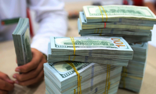 Giá USD ngân hàng tăng nhanh, thị trường tự do giảm mạnh