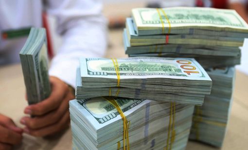 Giá USD ngân hàng tăng nhanh, thị trường tự do giảm mạnh