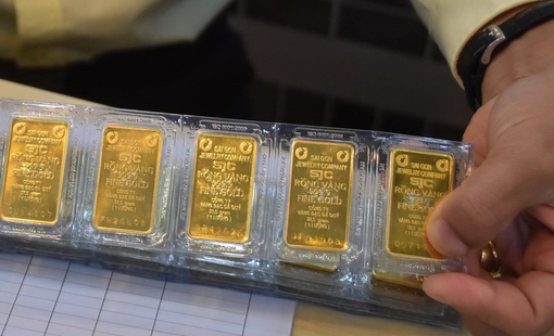Giá vàng miếng SJC rời mốc 90 triệu đồng/lượng