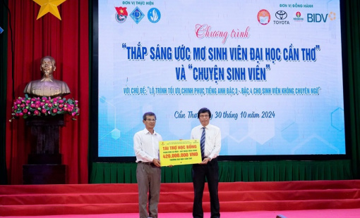 Phân bón Cà Mau trao 60 suất học bổng giá trị 420 triệu đồng cho sinh viên Đại học Cần Thơ