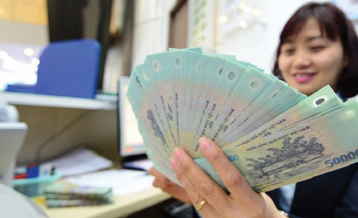 Nhân viên ngân hàng nào có thu nhập cao nhất?