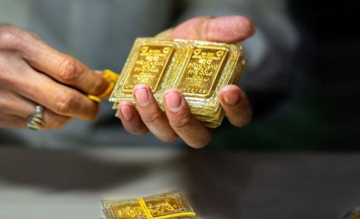 Giá vàng SJC tiếp tục giảm, USD ngân hàng tăng kịch trần