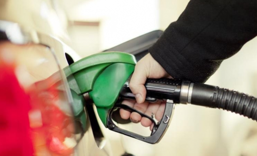 Giá xăng dầu cùng tăng mạnh, RON 95 tiến sát 21.000 đồng/lít