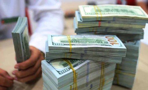 Tỷ giá VND/USD tiếp tục “cài số lùi”, giá vàng SJC tăng nhẹ