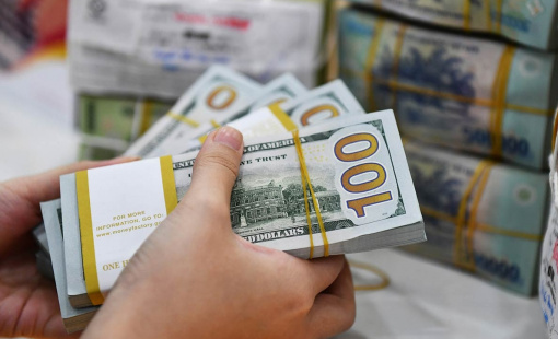 Giá USD tự do tăng mạnh trở lại