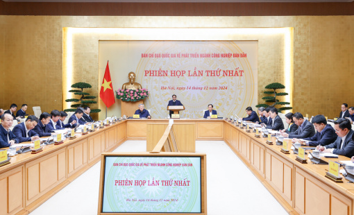 Thủ tướng: Phát triển công nghiệp bán dẫn là lựa chọn chiến lược, ưu tiên hàng đầu