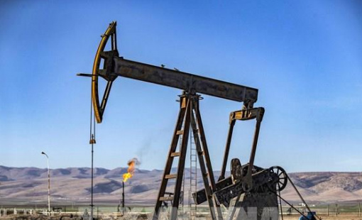 Giá dầu tăng nhẹ trước cuộc họp của OPEC+