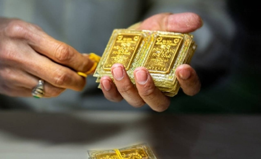 Giá vàng SJC nhích nhẹ theo thế giới