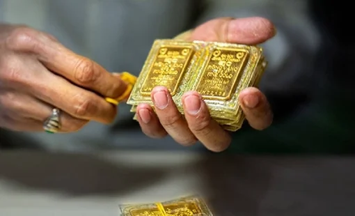 Giá vàng SJC nhích nhẹ theo thế giới