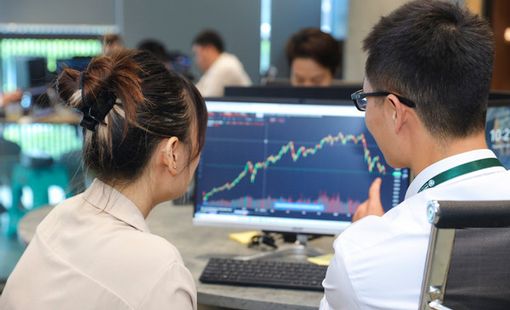 Thị trường chứng khoán khó khăn, một quỹ mở của VinaCapital vẫn đạt hiệu suất 32% sau 11 tháng