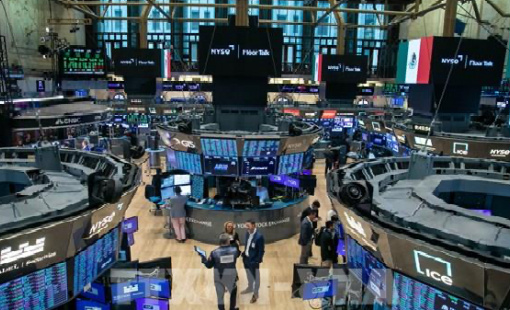 Phố Wall quay đầu giảm điểm sau khi chạm mức cao kỷ lục