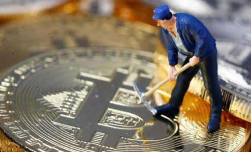 Chỉ vài giờ sau khi phá đỉnh 100.000 USD, Bitcoin giảm về còn hơn 97.000 USD