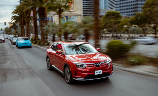 VinFast đạt doanh thu gần 28.600 tỷ đồng năm 2023, đặt mục tiêu bàn giao 100.000 xe trong năm 2024