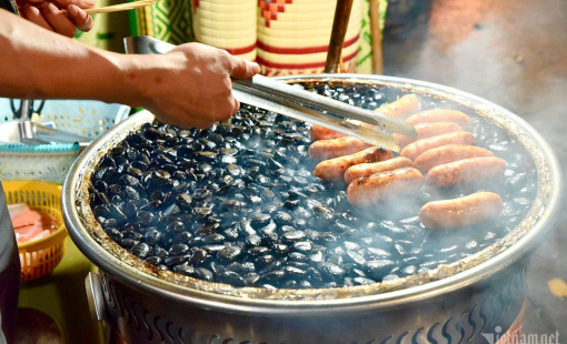 Trung Quốc "ồ ạt" rót vốn đầu tư vào Việt Nam, ẩm thực cũng làm mưa làm gió thị trường F&B: Cà phê ớt, lạp xưởng nướng đá, trà chanh giã tay cho đến Mixue, Haidilao đều "nóng rẫy"