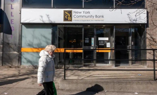 Ngân hàng trị giá 100 tỷ USD của Mỹ báo lỗ tăng gấp 10 lần so với dự tính, cổ phiếu lao dốc, CEO lâu năm từ chức: Liệu lịch sử sụp đổ như SVB có lặp lại?