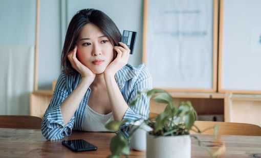 Mua hàng trả góp lãi suất 0% qua thẻ tín dụng: Liệu có thực sự là món hời?