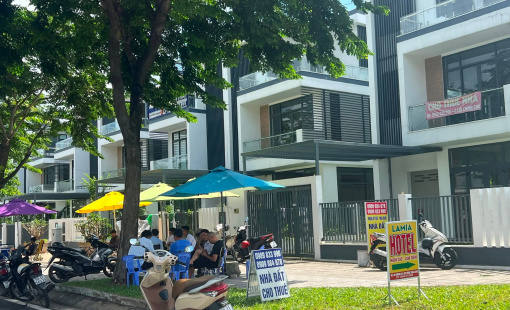 Chuyện khó hiểu: Một phân khúc bất động sản rất ít giao dịch nhưng giá vẫn "dựng đứng", hầu hết chạm mốc 30 tỉ đồng mỗi căn và chưa có dấu hiệu dừng lại