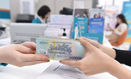 Thủ tướng yêu cầu ngành ngân hàng tiếp tục giảm lãi suất cho vay