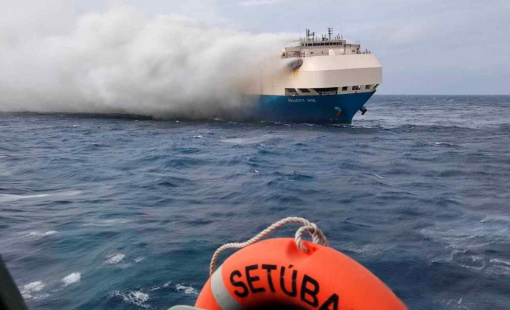 Khiến 4.000 ô tô hạng sang vùi dưới đáy biển, tập đoàn Volkswagen bị khởi kiện