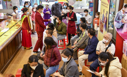 Vàng trong nước cao hơn thế giới chục triệu đồng, Thủ tướng yêu cầu xử lý ngay và luôn