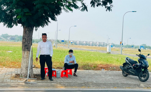 Đất phân lô lại "nóng"