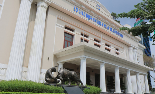 HoSE đề nghị các công ty chứng khoán dừng chuyển đổi hệ thống giao dịch KRX