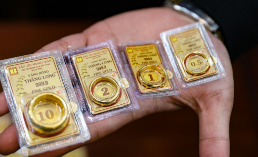 Tỷ giá tiếp tục tăng "nóng", giá vàng nhẫn lập kỉ lục mới