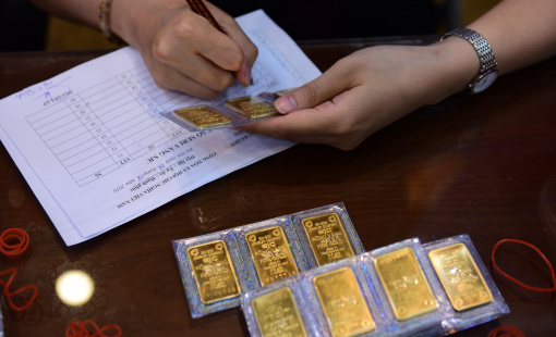 Giá vàng trong nước "lao dốc" sau chỉ đạo thanh tra thị trường vàng của Phó Thủ tướng
