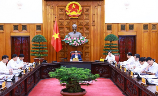 Thủ tướng: Phấn đấu giảm 1-2% lãi suất cho vay, hoàn thành thanh tra thị trường vàng trong tháng 5