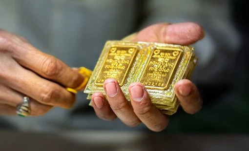 Giá vàng SJC về mốc 83 triệu đồng/lượng