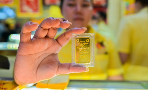 Giá vàng "bốc hơi" mạnh trước "giờ G"