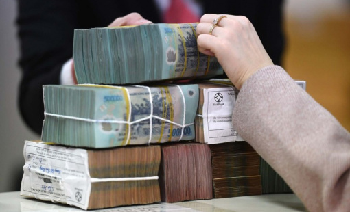 Tiền gửi dân cư tăng trở lại, ngân hàng nào đang có lãi suất tiết kiệm cao nhất?