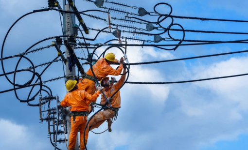 Một năm tăng giá điện 2 lần, EVN vẫn báo lỗ gần 30.000 tỷ đồng