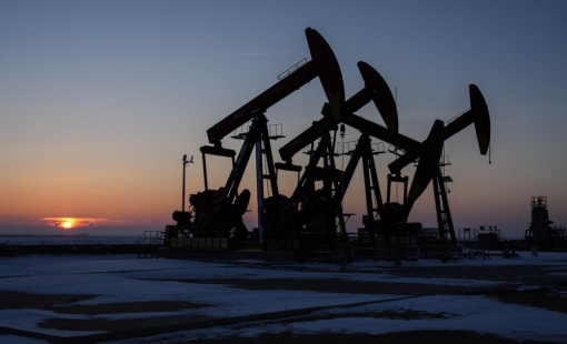 Giá dầu tăng cao do lo ngại gián đoạn nguồn cung trên toàn cầu