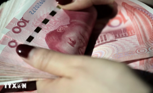 Trung Quốc bất ngờ hạ lãi suất để hỗ trợ tăng trưởng kinh tế