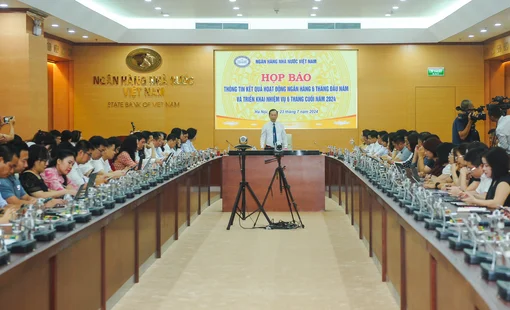 VND mất giá 4,4%, tỷ lệ nợ xấu có xu hướng tăng