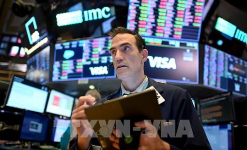 Chứng khoán Mỹ diễn biến trái chiều phiên 30/7