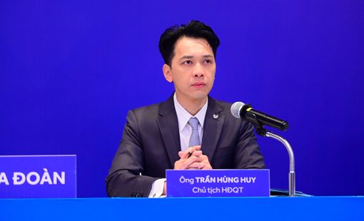 Chủ tịch Trần Hùng Huy và người có liên quan nắm gần 12% vốn tại ACB