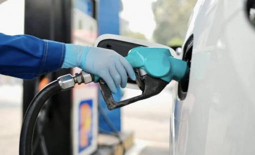 Giá xăng tăng lần thứ 4 liên tiếp, RON 95 vượt 23.500 đồng/lít